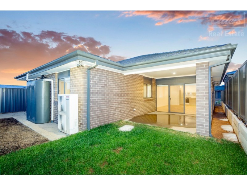 5 Tabrett Street, Googong NSW 2620