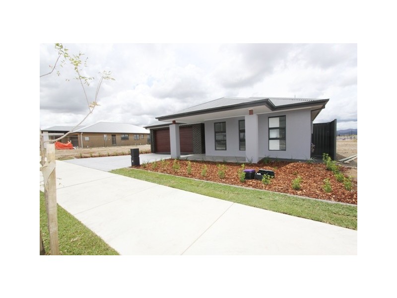 5 Erskine Loop, Googong NSW 2620