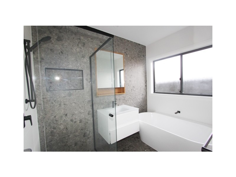 5 Erskine Loop, Googong NSW 2620