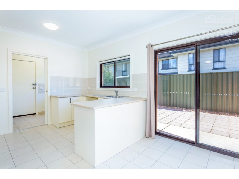 2/21 Broughton Place, Queanbeyan NSW 2620