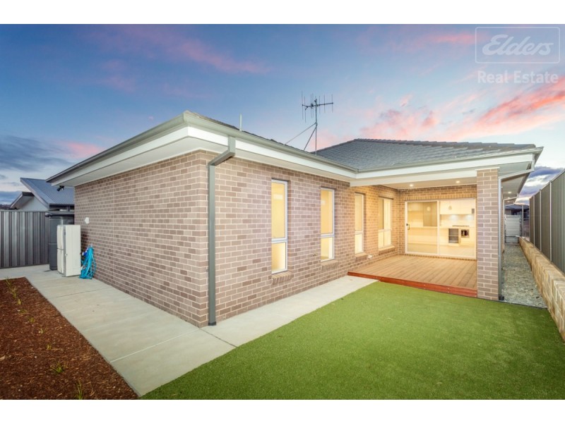 25 Rosa Street, Googong NSW 2620