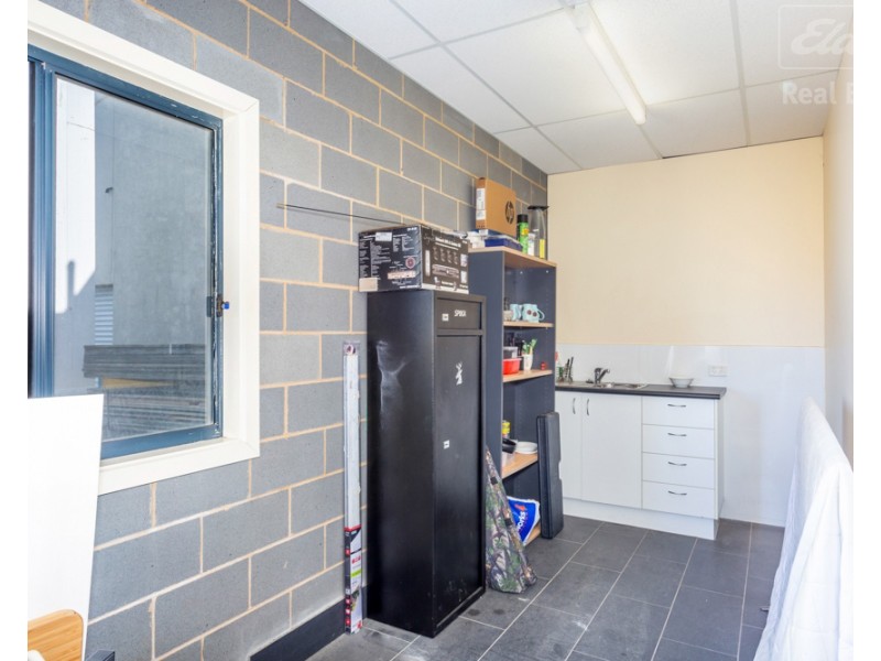 19 Endurance Avenue, Queanbeyan East NSW 2620