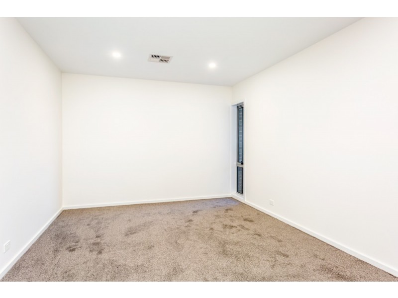 40 Zealie Bend, Googong NSW 2620