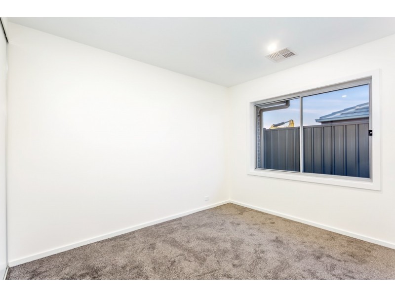 40 Zealie Bend, Googong NSW 2620