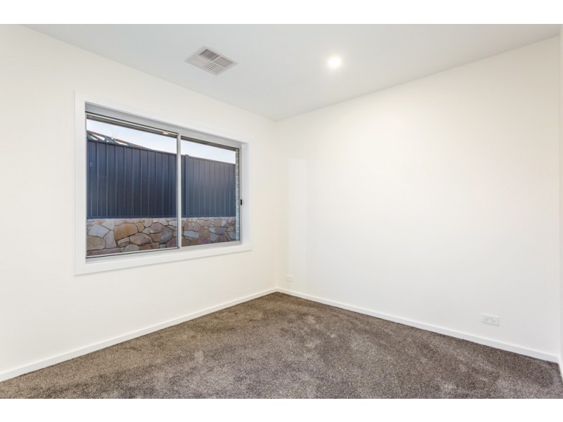 40 Zealie Bend, Googong NSW 2620