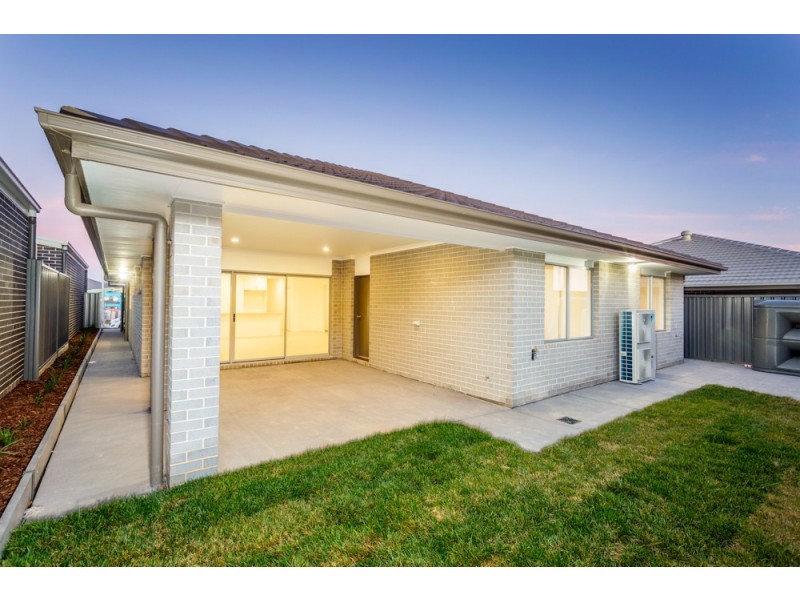 40 Zealie Bend, Googong NSW 2620