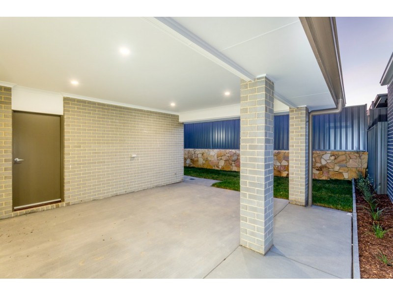 40 Zealie Bend, Googong NSW 2620