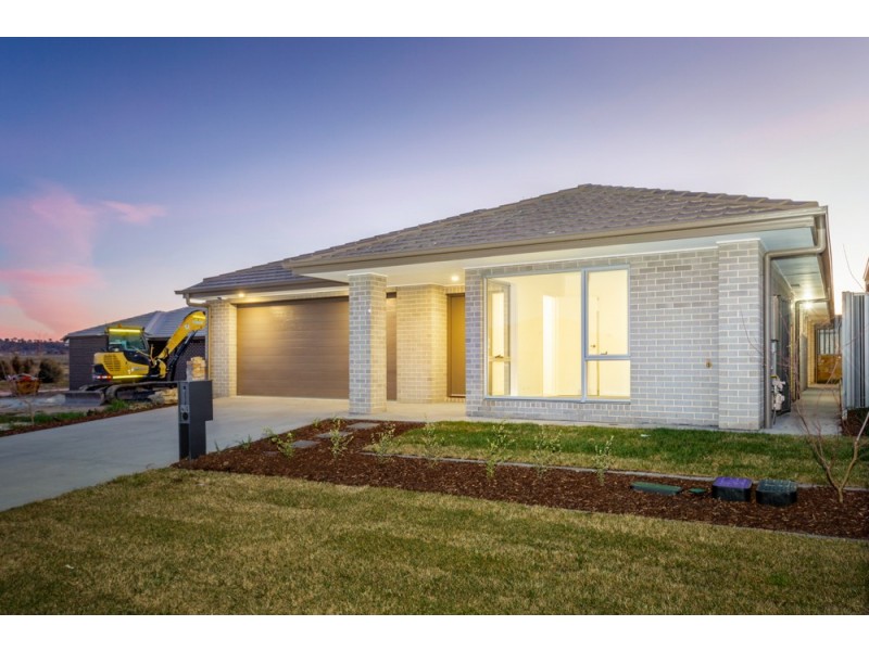 40 Zealie Bend, Googong NSW 2620