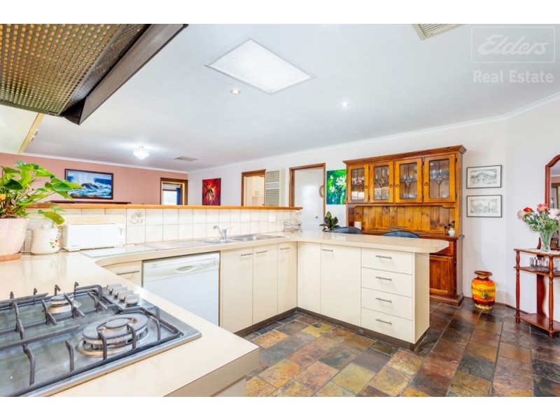 25 Furlong Road, Queanbeyan West NSW 2620