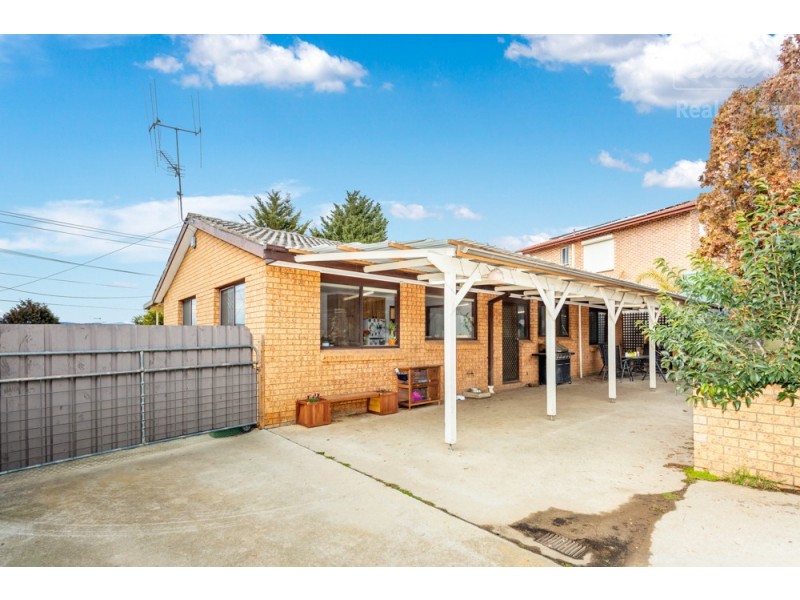 11 Sassafras Crescent, Karabar NSW 2620