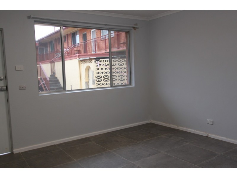 2/39 Thuralilly Street, Queanbeyan NSW 2620