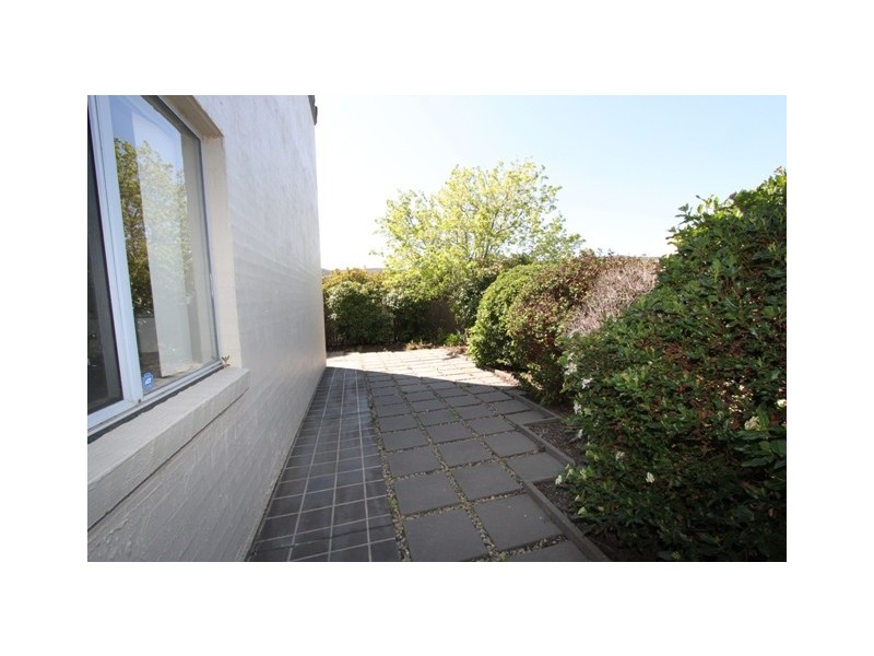 6/11 Doeberl Place, Queanbeyan NSW 2620