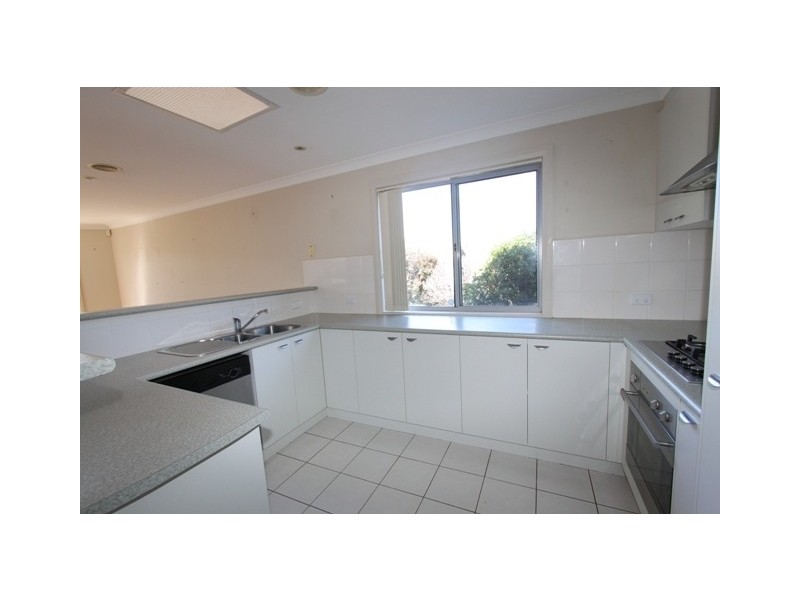 6/11 Doeberl Place, Queanbeyan NSW 2620