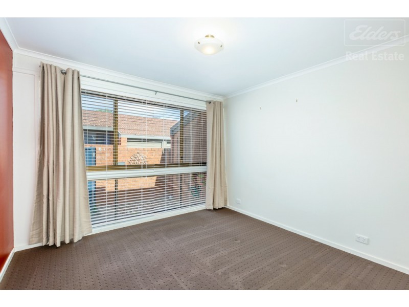 7/15 McKeahnie Street, Queanbeyan NSW 2620