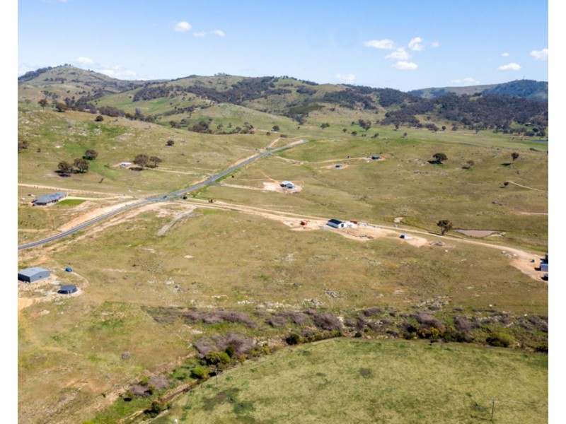 32 Captain Robertson Drive, Burra NSW 2620