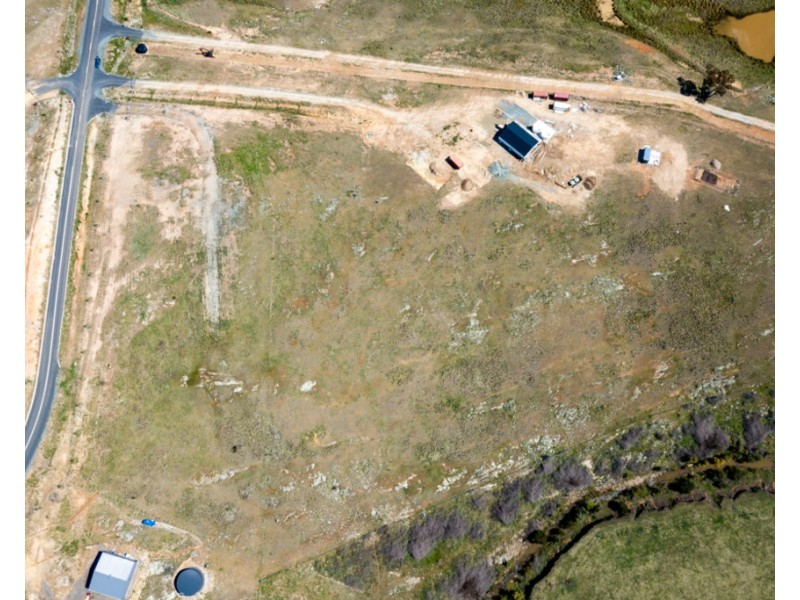 32 Captain Robertson Drive, Burra NSW 2620