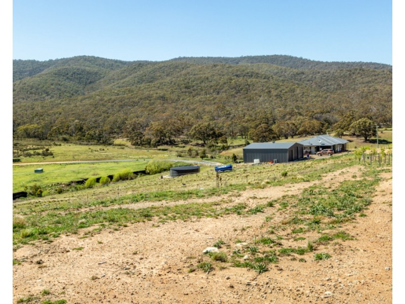 32 Captain Robertson Drive, Burra NSW 2620