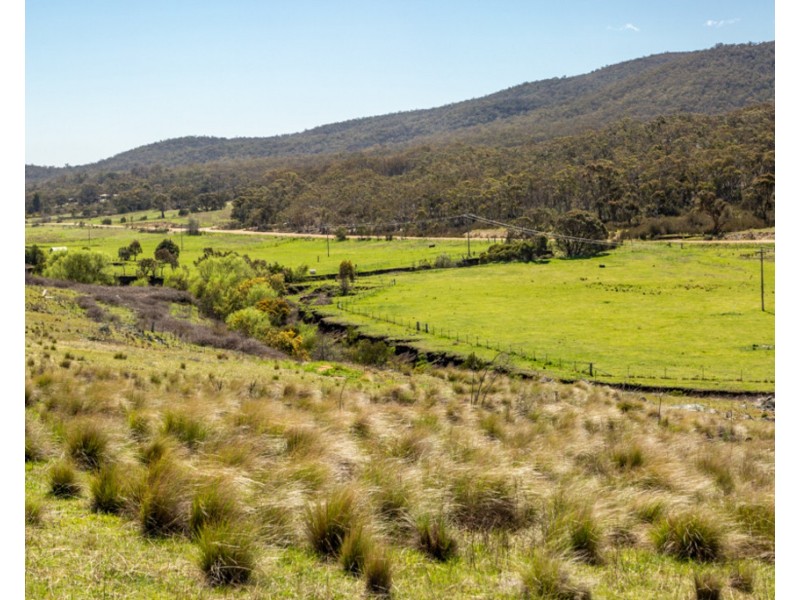 32 Captain Robertson Drive, Burra NSW 2620