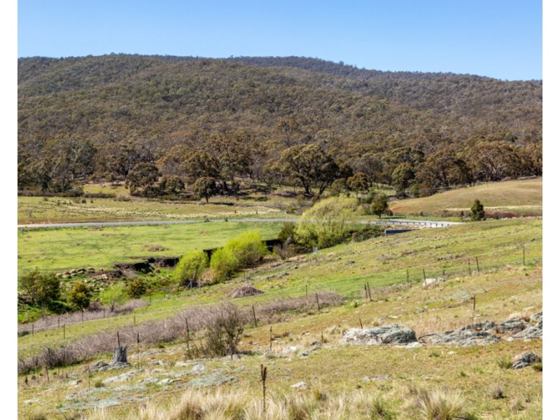 32 Captain Robertson Drive, Burra NSW 2620