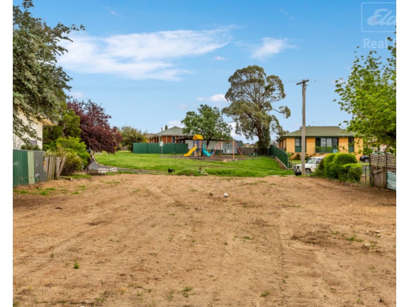 22 Boronia Crescent, Karabar NSW 2620