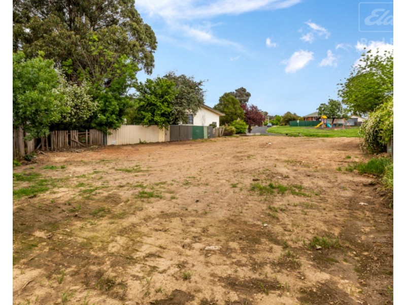22 Boronia Crescent, Karabar NSW 2620