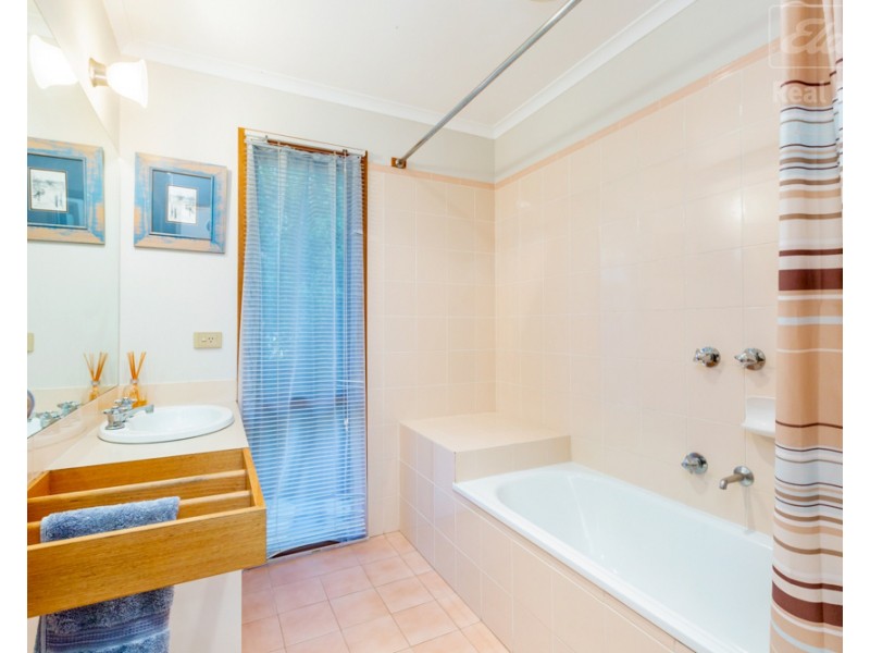 16 Doyle Place, Karabar NSW 2620