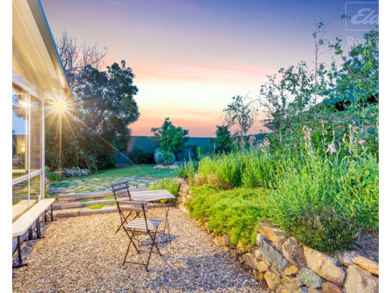 16 Doyle Place, Karabar NSW 2620