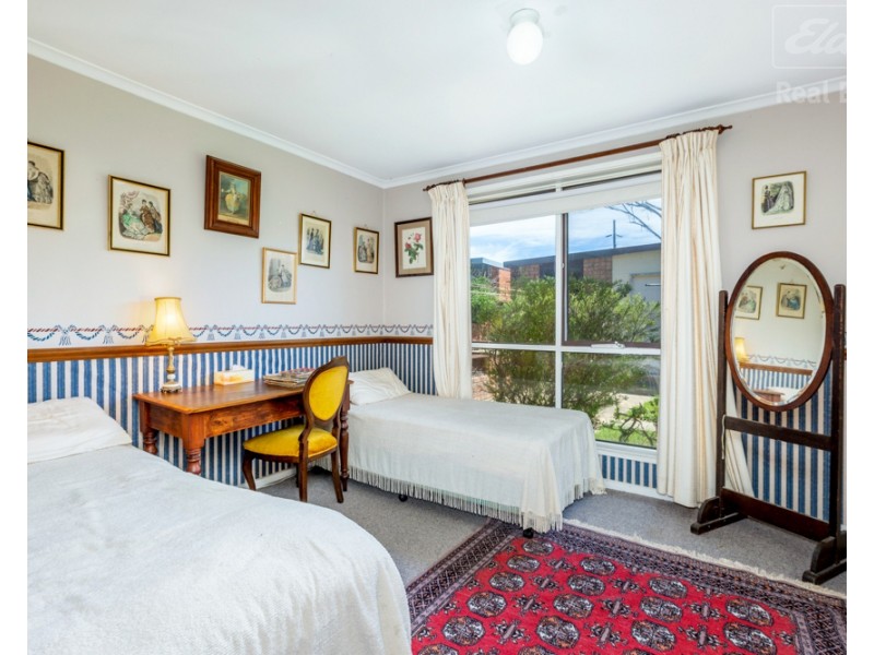 17 Waratah Street, Karabar NSW 2620