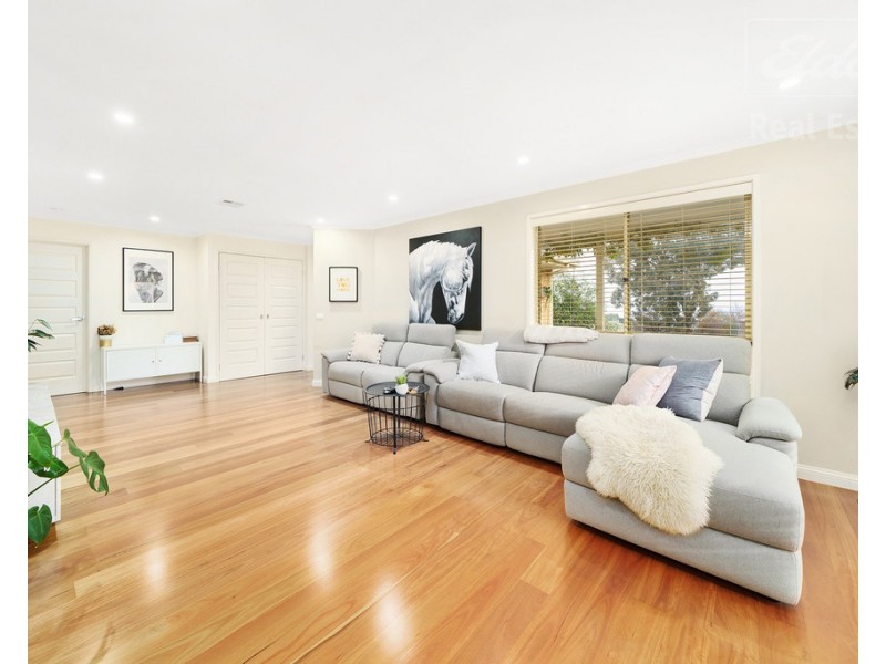 14 Carolyn Jackson Drive, Jerrabomberra NSW 2619