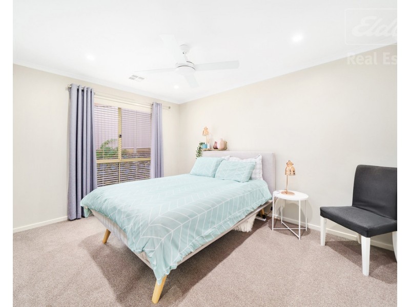 14 Carolyn Jackson Drive, Jerrabomberra NSW 2619