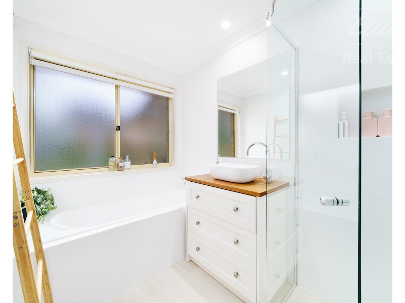 14 Carolyn Jackson Drive, Jerrabomberra NSW 2619