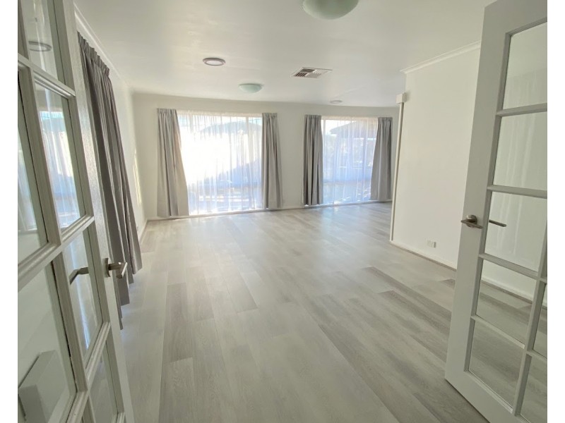 12 Ullamulla Crescent, Karabar NSW 2620