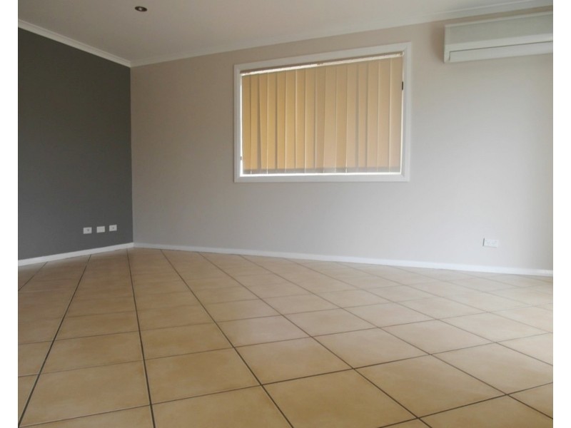 5/1B McKeahnie Street, Queanbeyan NSW 2620