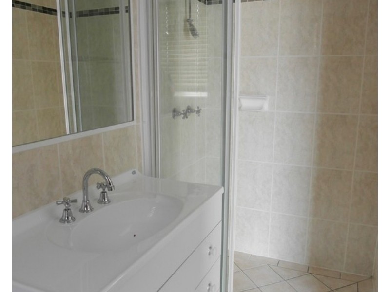 5/1B McKeahnie Street, Queanbeyan NSW 2620