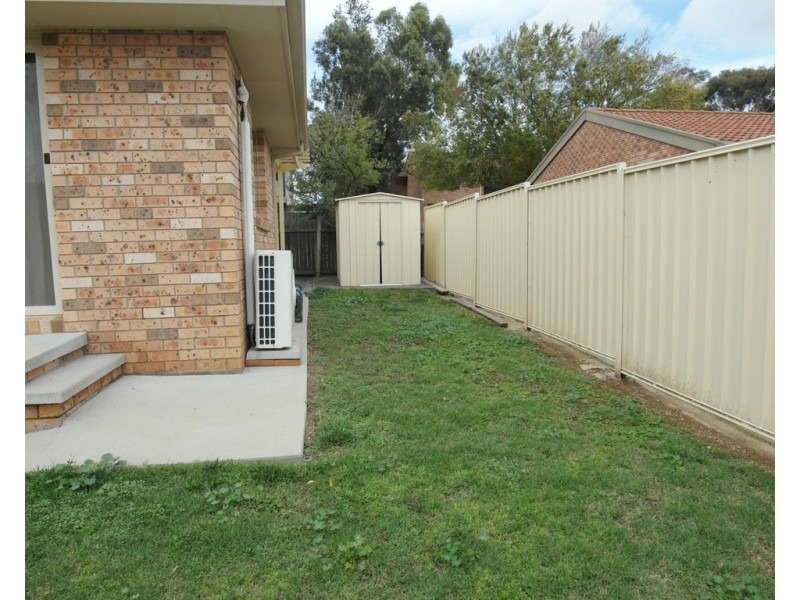 5/1B McKeahnie Street, Queanbeyan NSW 2620