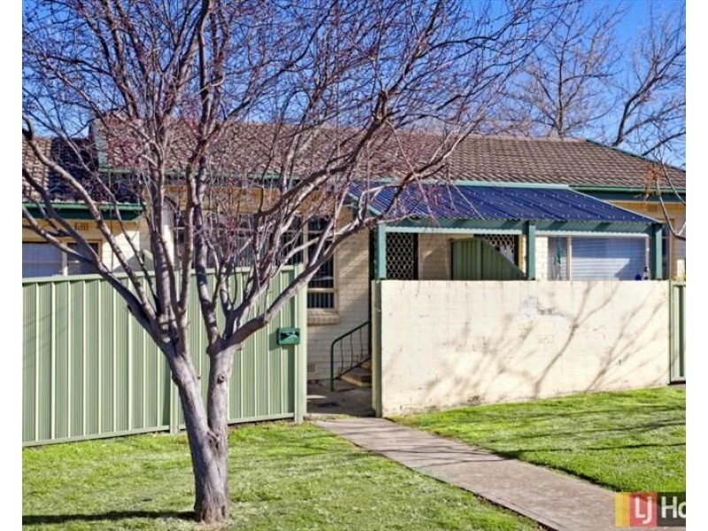 4/17 Moore Street, Queanbeyan NSW 2620