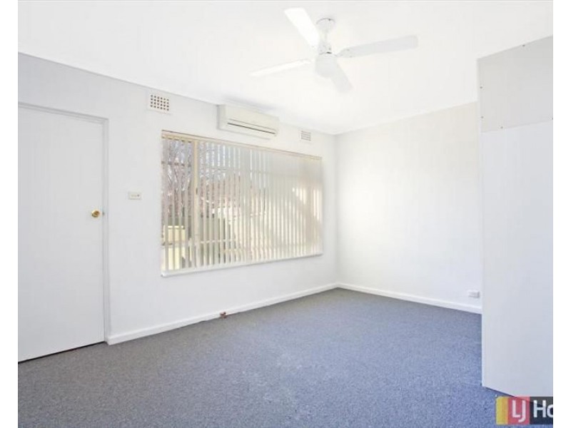 4/17 Moore Street, Queanbeyan NSW 2620