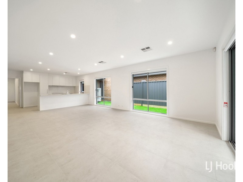 24 Rogers Road, Googong NSW 2620