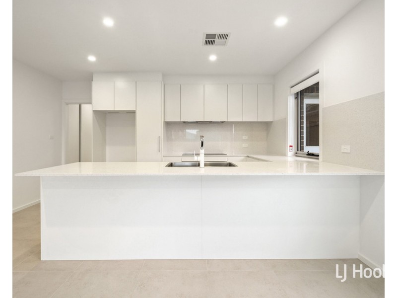 24 Rogers Road, Googong NSW 2620