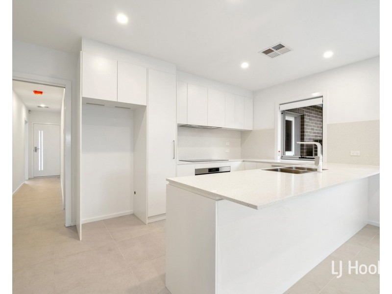 24 Rogers Road, Googong NSW 2620