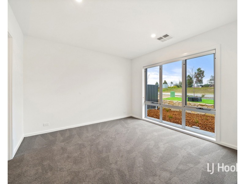 24 Rogers Road, Googong NSW 2620