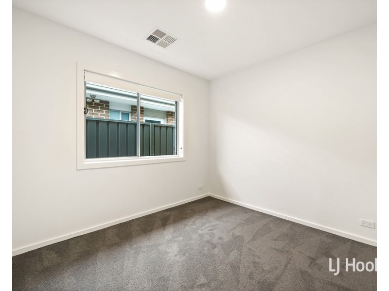 24 Rogers Road, Googong NSW 2620