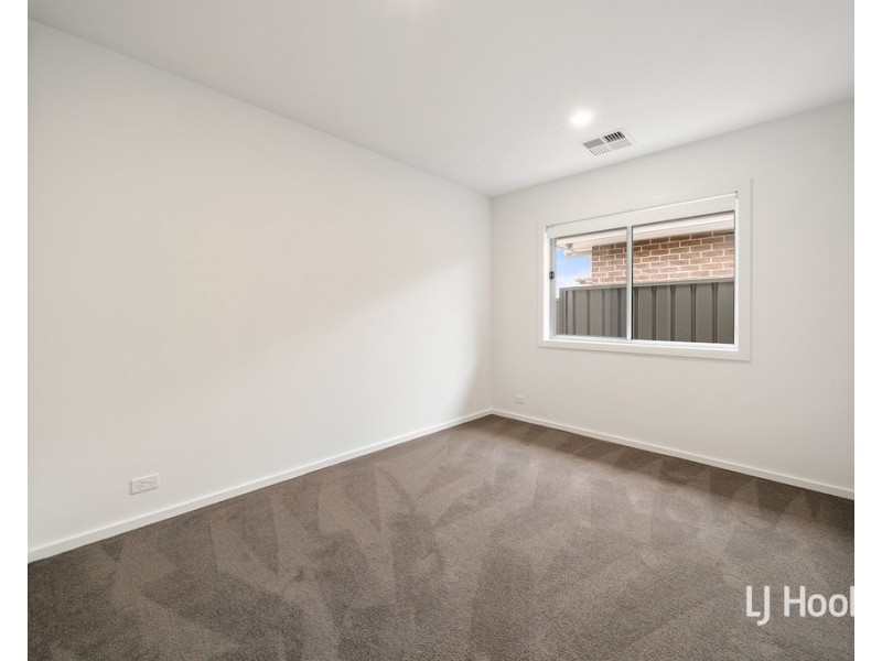 24 Rogers Road, Googong NSW 2620