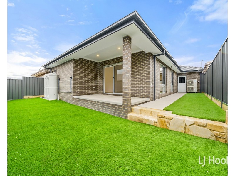 24 Rogers Road, Googong NSW 2620