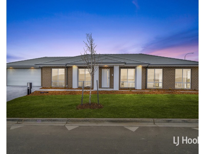 16 Rosa Street, Googong NSW 2620