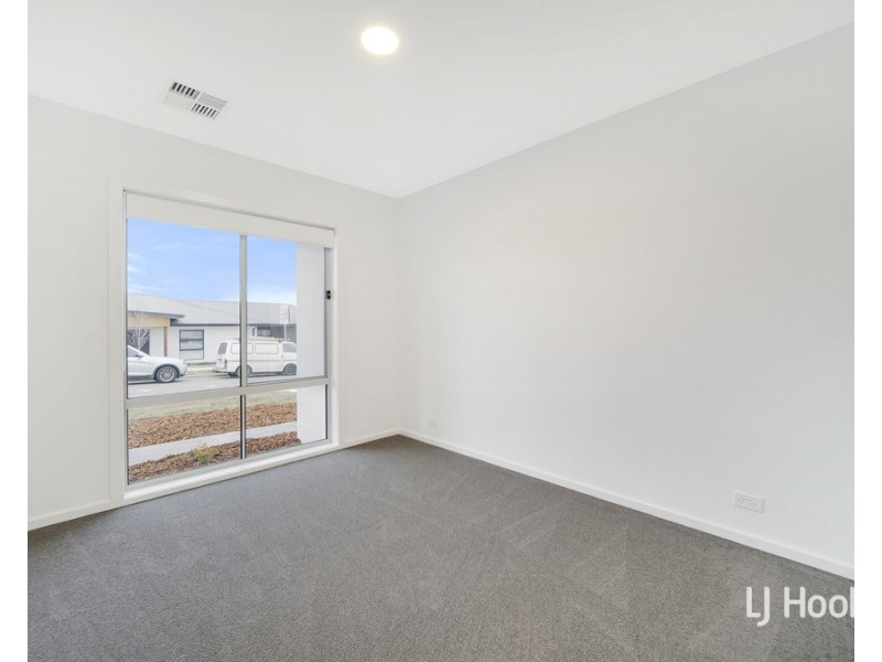 16 Rosa Street, Googong NSW 2620