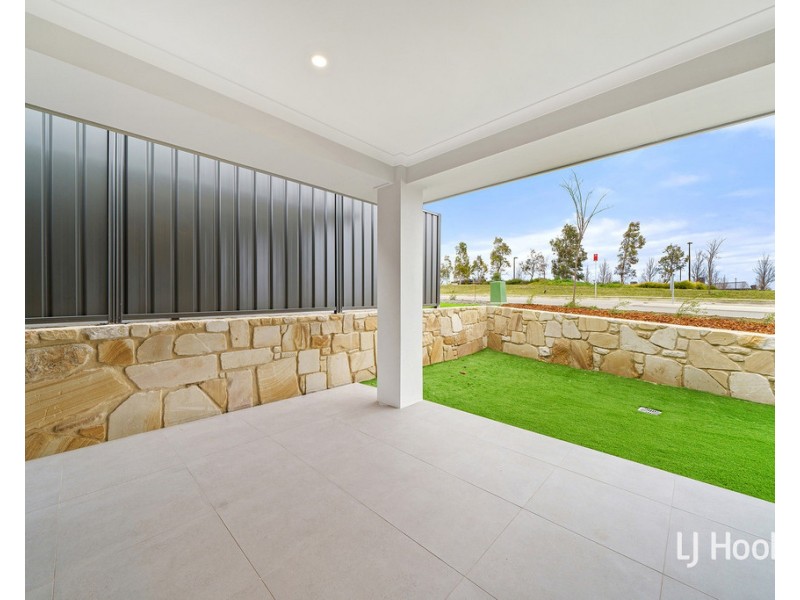 16 Rosa Street, Googong NSW 2620