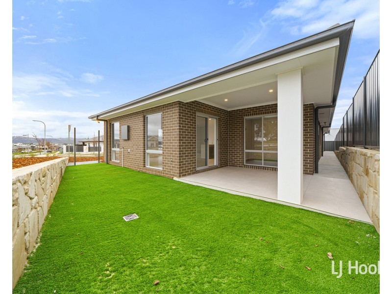 16 Rosa Street, Googong NSW 2620