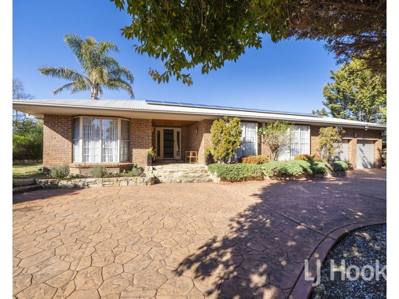 18 Elm Way, Jerrabomberra NSW 2619