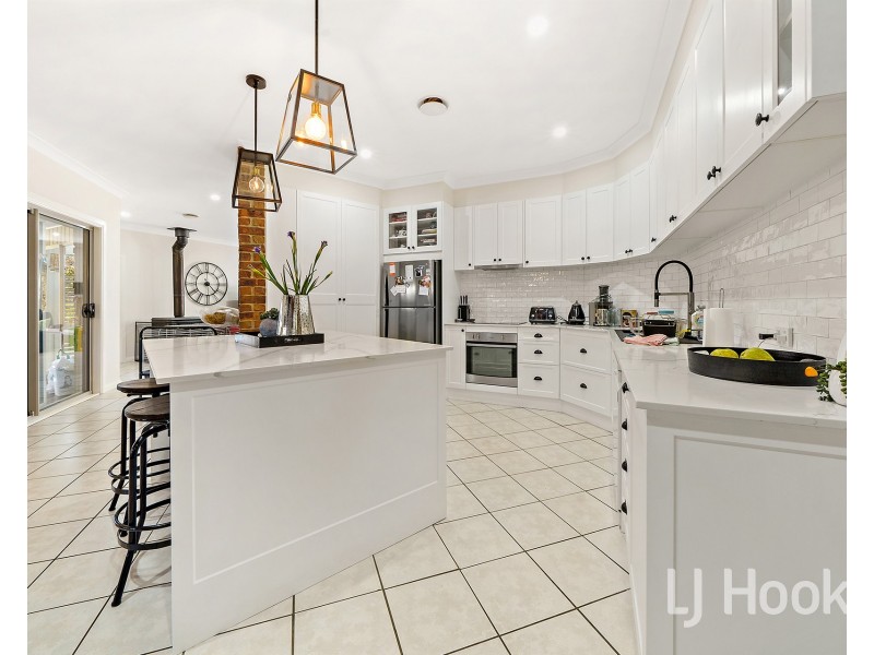 18 Elm Way, Jerrabomberra NSW 2619